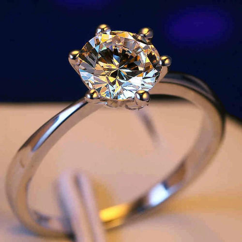 Amber Six Claw Ring