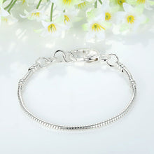 Load image into Gallery viewer, Adjustable Heart Charm Bracelet
