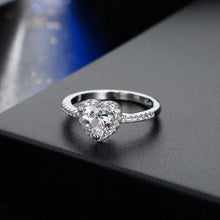 Load image into Gallery viewer, Crystal Heart Ring