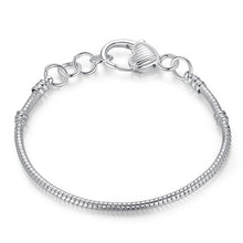 Load image into Gallery viewer, Adjustable Heart Charm Bracelet